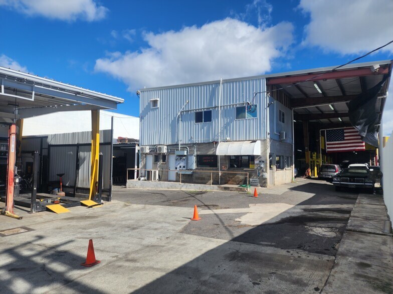 655 Mapunapuna St, Honolulu, HI 96819 AutoBody w/booth AVAILABLE JUNE