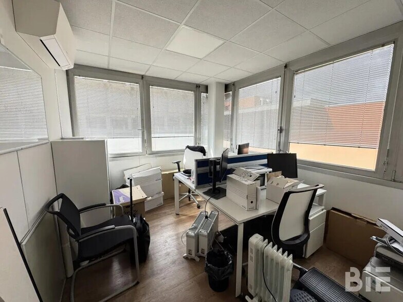 Office in Bruges for lease - Interior Photo - Image 2 of 4