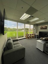 560 Village Blvd, West Palm Beach, FL for lease Interior Photo- Image 2 of 4