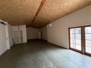 5 Holder Ave, Richmond for lease Interior Photo- Image 2 of 8