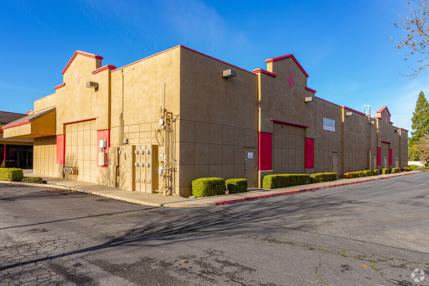 6839 Five Star Blvd, Rocklin, CA for lease - Building Photo - Image 2 of 5