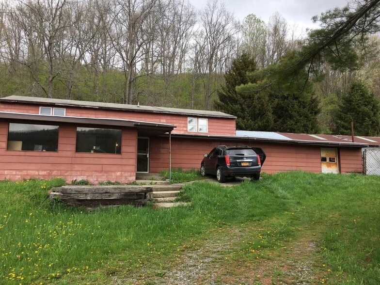 2586 Elmira Rd, Newfield, NY 14867