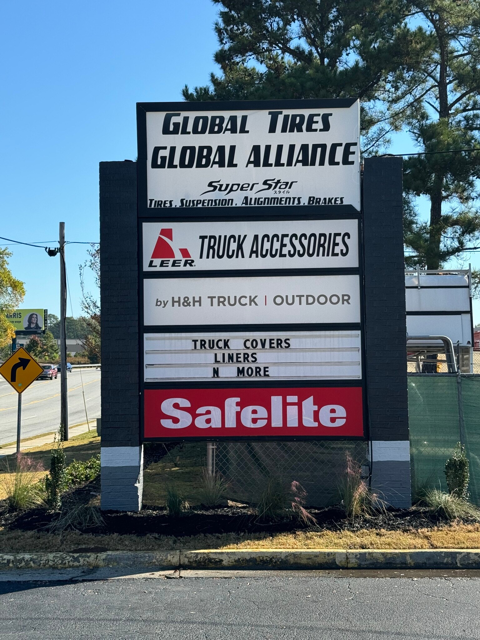 621 Indian Trail Rd NW, Lilburn, GA for lease Building Photo- Image 1 of 8