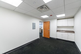 134 N LaSalle St, Chicago, IL for lease Building Photo- Image 2 of 6