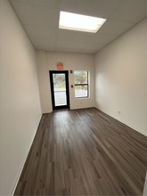 877 NE 27th Ln, Cape Coral, FL for lease Interior Photo- Image 2 of 4