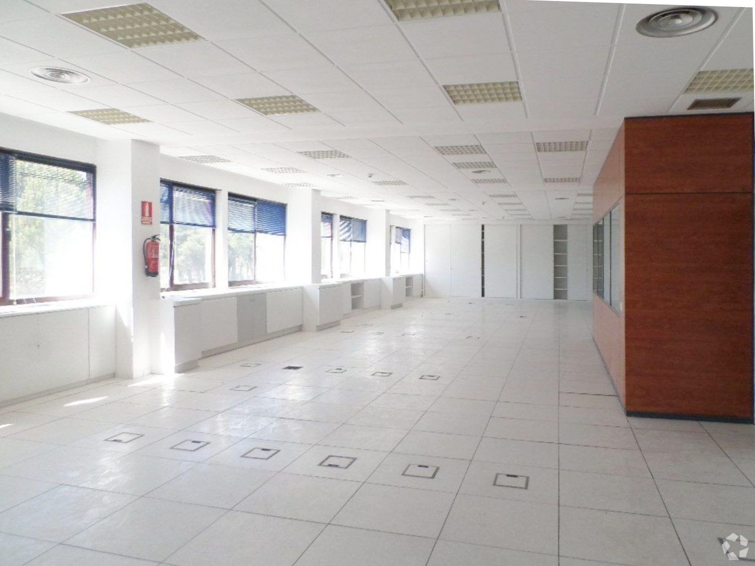 Calle Rosa de Lima, 1 A, Las Rozas de Madrid, Madrid for lease Interior Photo- Image 1 of 8