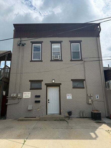 202 S 3rd St, Watertown, WI for sale - Building Photo - Image 2 of 17