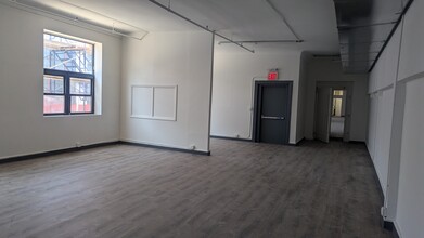 47-39-47-47 35th St, Long Island City, NY for lease Building Photo- Image 1 of 9