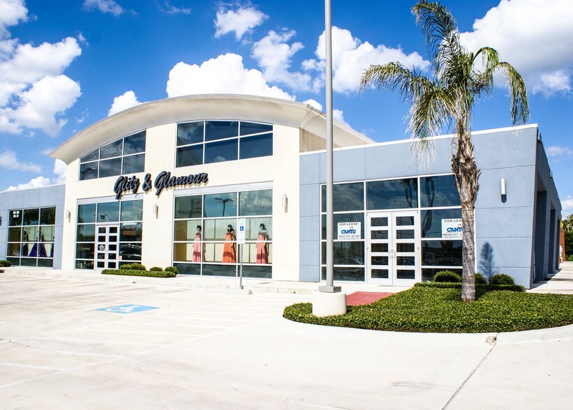 2109 S 10th St, McAllen, TX for lease - Building Photo - Image 2 of 12