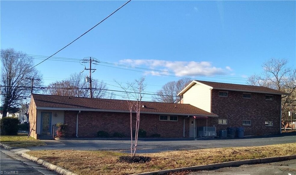 379 S Cox St, Asheboro, NC for sale - Building Photo - Image 2 of 2