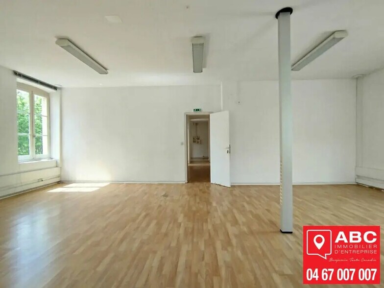 Office in  for lease - Building Photo - Image 2 of 5