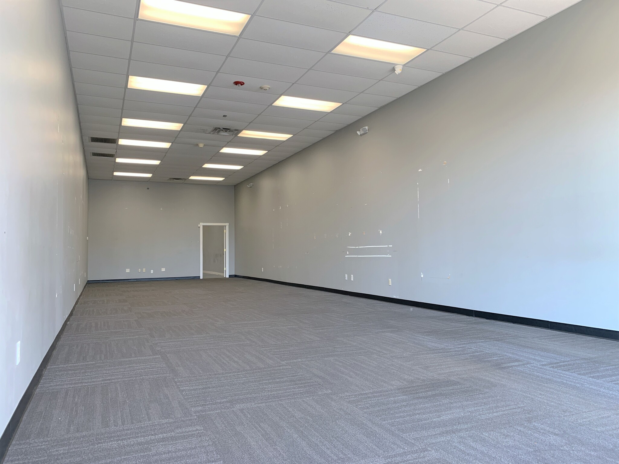 2620 Columbus St, Ottawa, IL for lease Interior Photo- Image 1 of 4