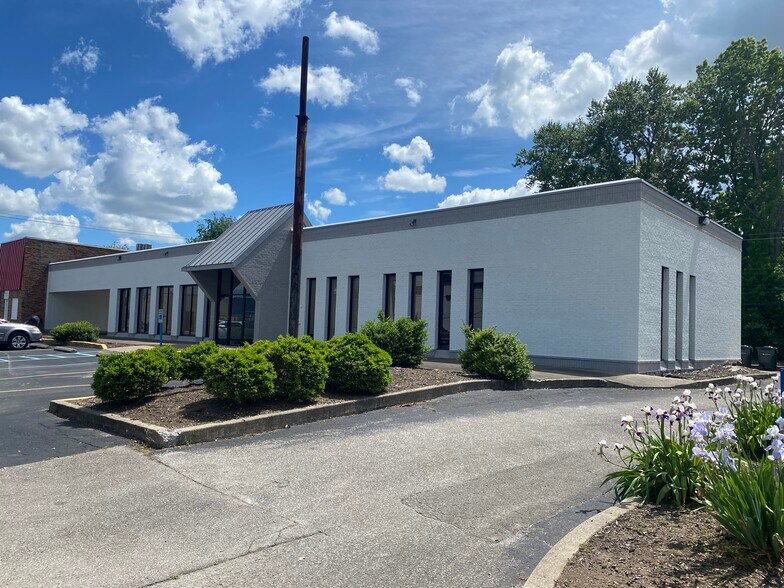 2100 Southview Dr, Lexington, KY 40503