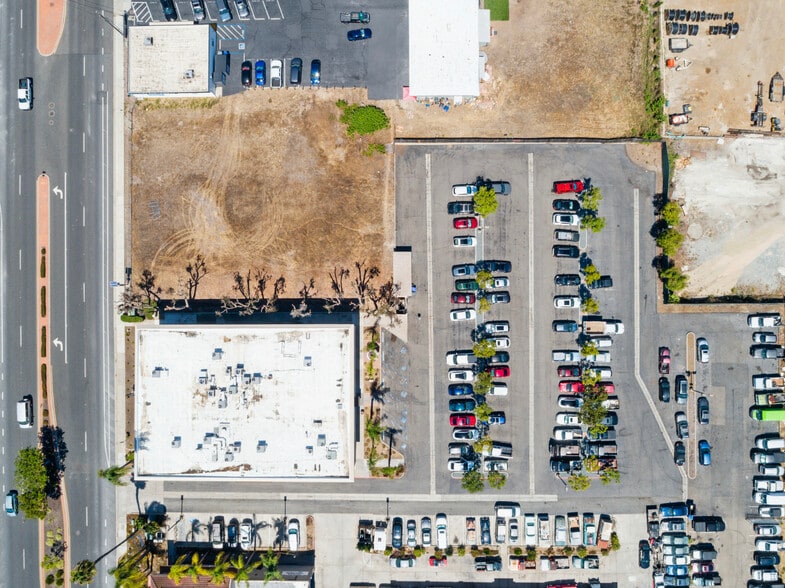 365 S Rancho Santa Fe Rd, San Marcos, CA for lease - Building Photo - Image 3 of 9