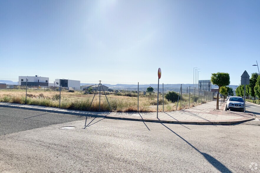 Calle Hierbabuena, 6, Alovera, Guadalajara for sale - Primary Photo - Image 1 of 1