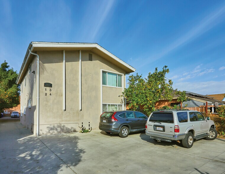 2037 S Burnside Ave, Los Angeles, CA 90016