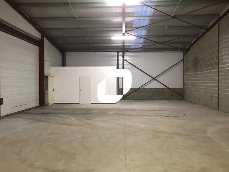 Office in Cestas for lease - Interior Photo - Image 3 of 9