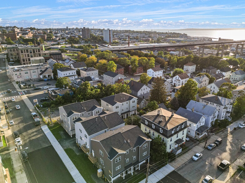 206 Durfee St, Fall River, MA for sale - Building Photo - Image 3 of 17