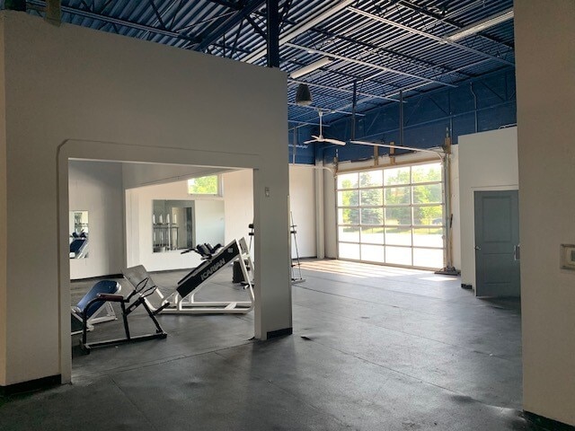 217 E 24th St, Holland, MI for sale - Interior Photo - Image 3 of 7