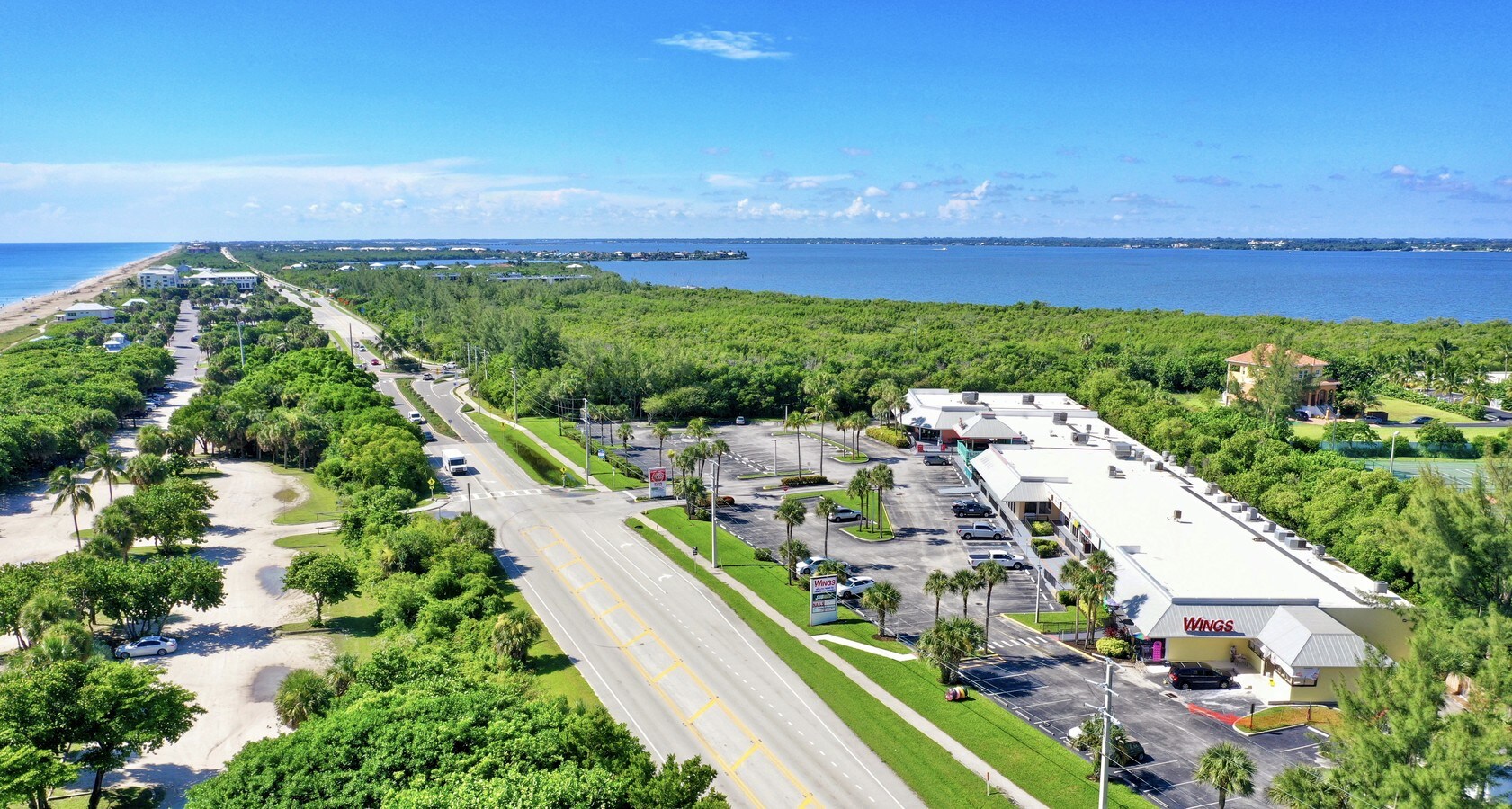 42324360 NE Ocean Blvd, Jensen Beach, FL 34957