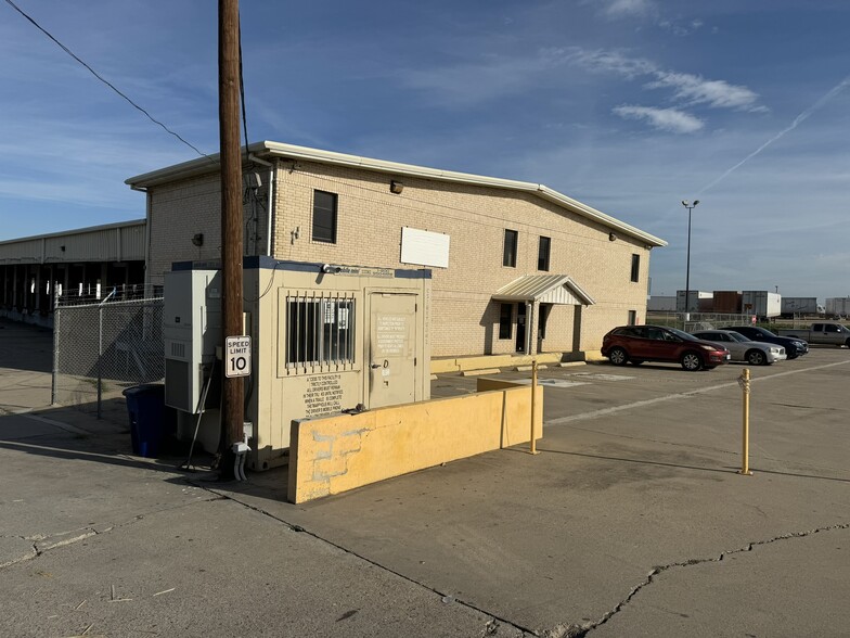 4410 Pan American Blvd, Laredo, TX for lease - Building Photo - Image 2 of 9