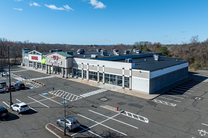 432 Buckland Hills Dr, Manchester, CT for sale - Building Photo - Image 2 of 11