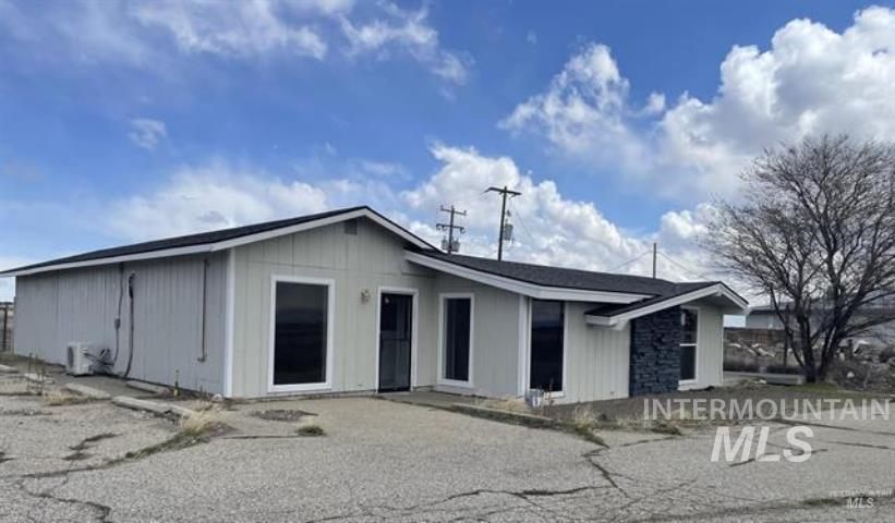 14463 Airbase Rd, Mountain Home, ID for sale - Primary Photo - Image 1 of 1