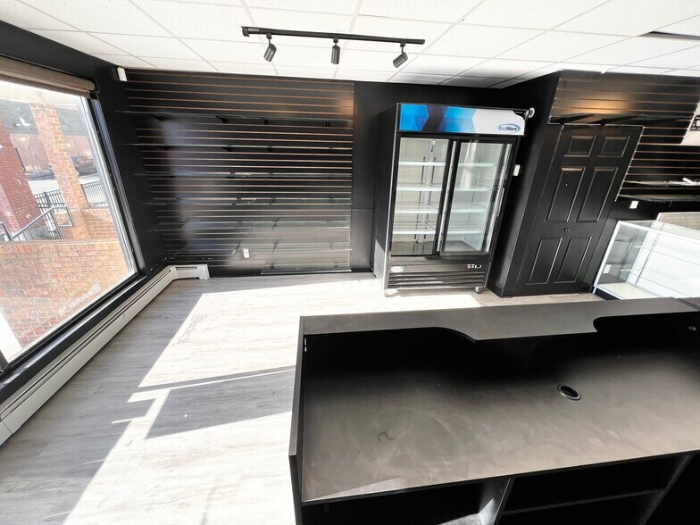 58 Washington St, Middletown, CT for sale - Interior Photo - Image 1 of 1