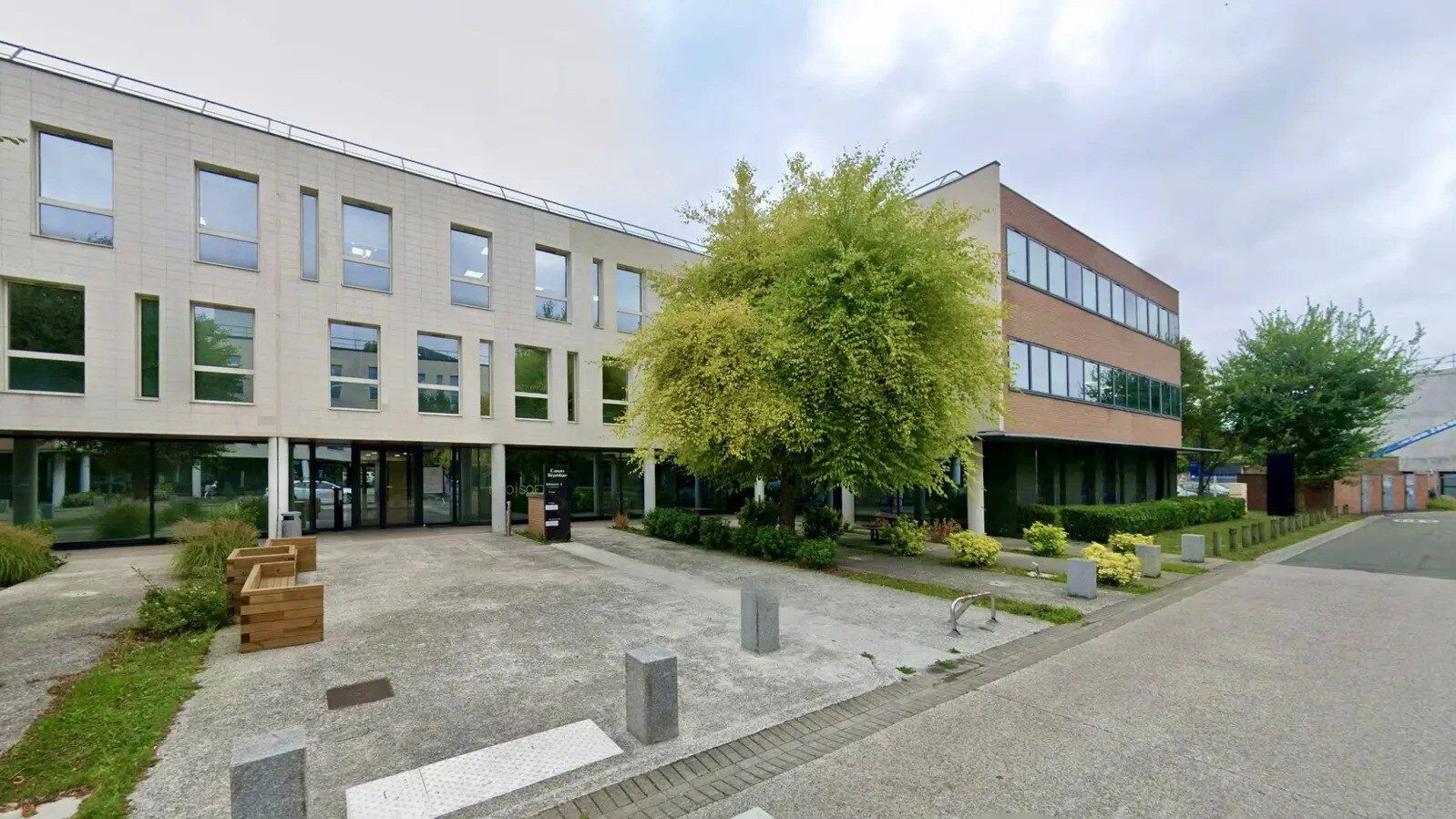 Office in Marcq-en-Baroeul for lease Building Photo- Image 1 of 9