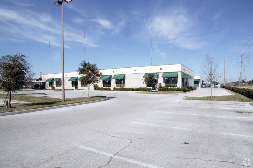 4033 Tampa Rd, Oldsmar, FL for lease - Building Photo - Image 2 of 43
