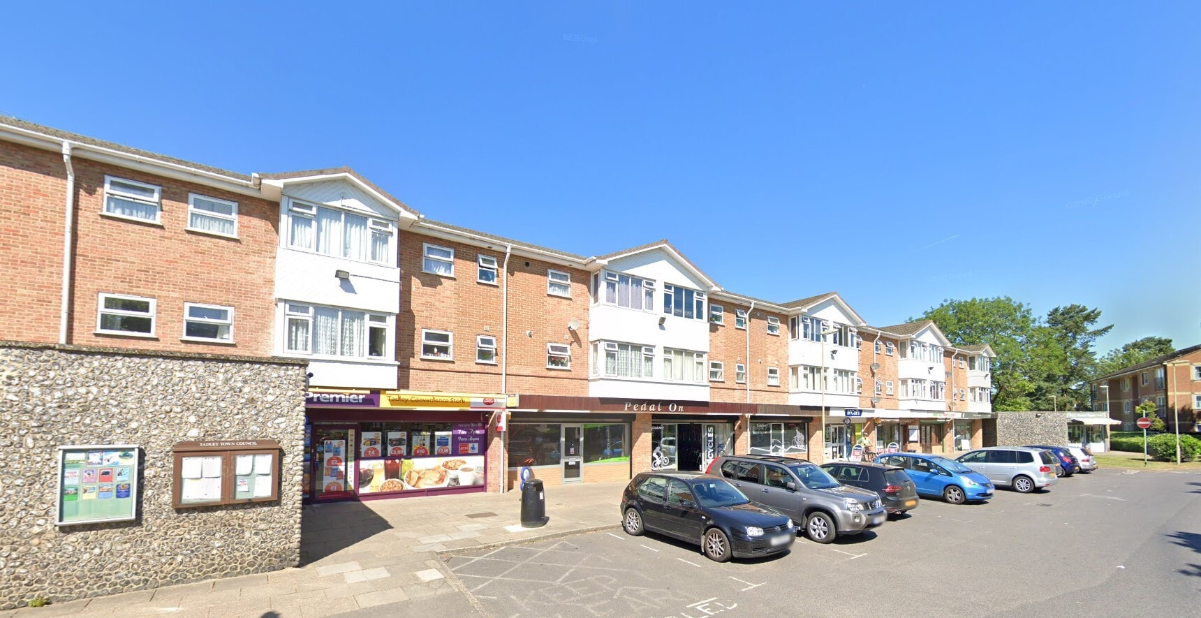48-62 Bishopswood Rd, Tadley for sale Primary Photo- Image 1 of 1