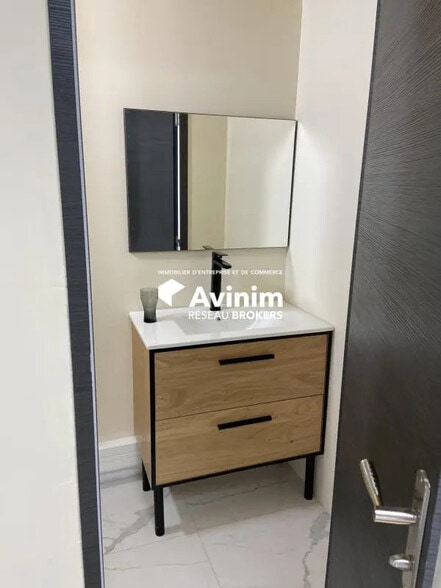 Retail in Crozet for lease - Interior Photo - Image 2 of 3