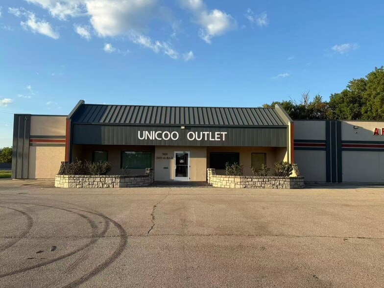 7410 Sni-A-Bar Rd, Kansas City, MO for sale - Building Photo - Image 2 of 42