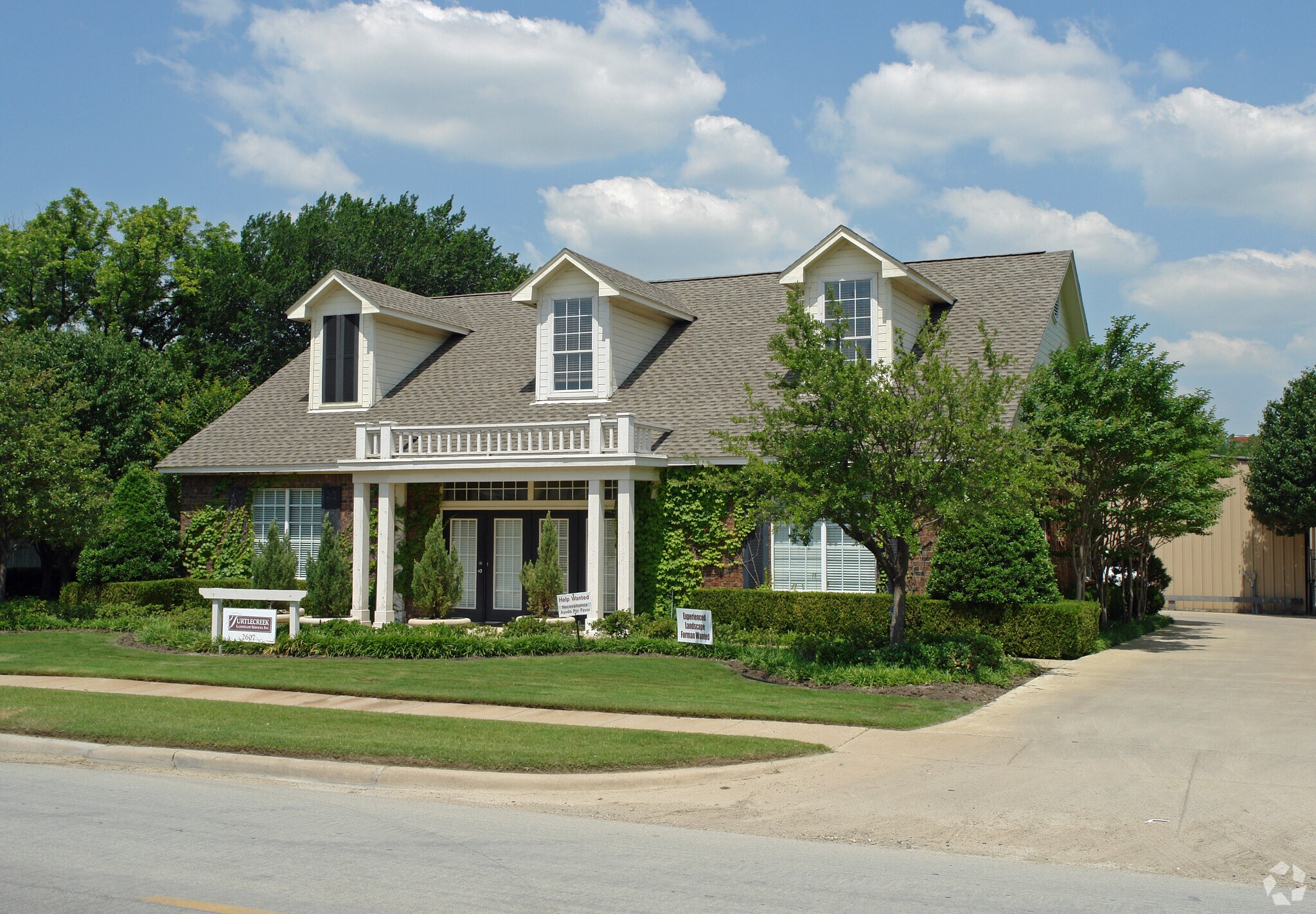 2607 Manor Way, Dallas, TX for lease Primary Photo- Image 1 of 4