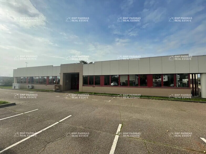 Office in La Chapelle-Saint-Mesmin for lease - Building Photo - Image 3 of 17