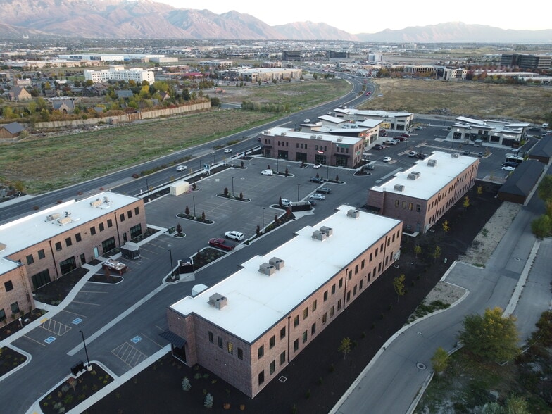 312 S 2000 W, Pleasant Grove, UT for lease - Building Photo - Image 3 of 13