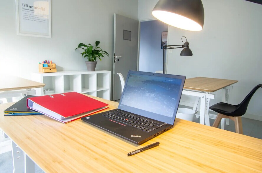 3 Rue Alfred Kastler, La Rochelle for lease - Building Photo - Image 3 of 7