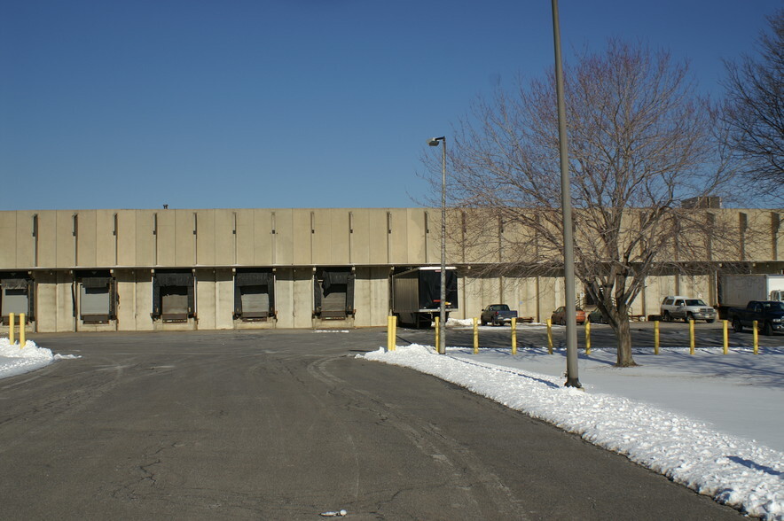 210 Industrial Park Rd, Johnstown, PA for lease - Primary Photo - Image 1 of 1