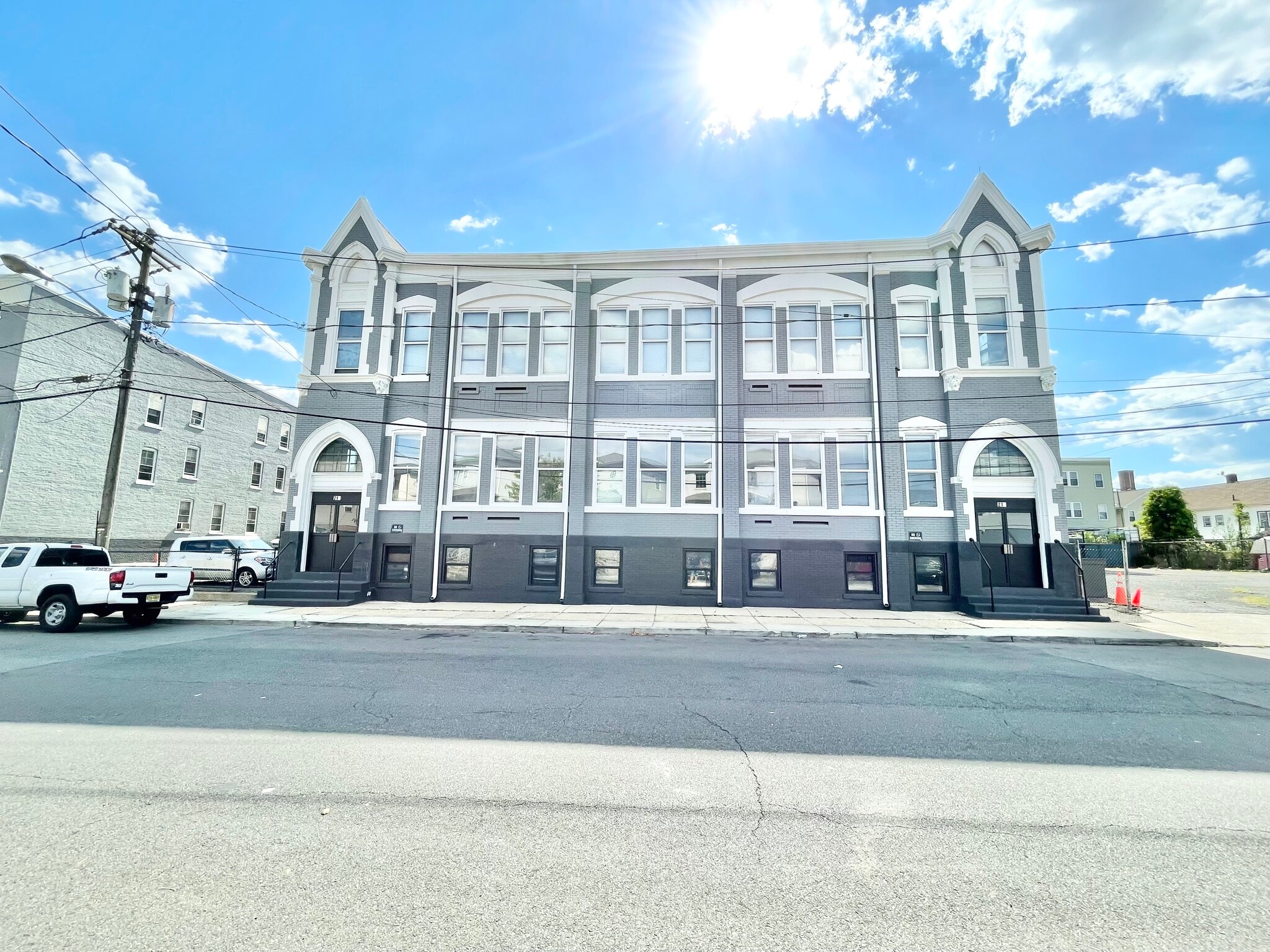 214-228 Msgr Kemezis Pl, Elizabeth, NJ for lease Building Photo- Image 1 of 32