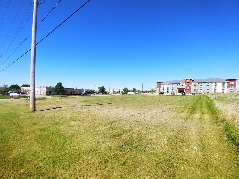 Swc Utica Ridge Rd & Crow Creek Rd, Davenport, IA 52807