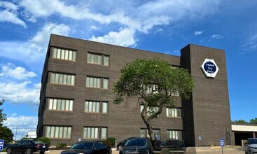 3706 SW Topeka Blvd, Topeka, KS for lease Building Photo- Image 2 of 9