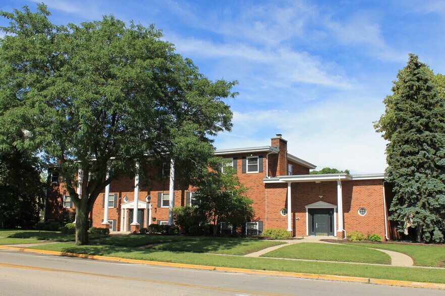 1010 Blackhawk Rd, Dekalb, IL for sale - Primary Photo - Image 1 of 1