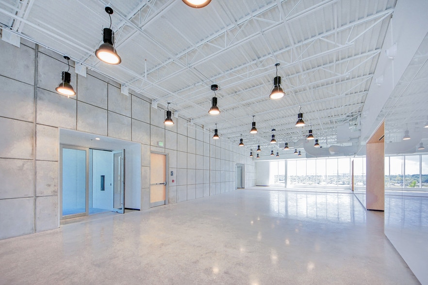 1200 SW 145th Ave, Pembroke Pines, FL for lease - Interior Photo - Image 3 of 16