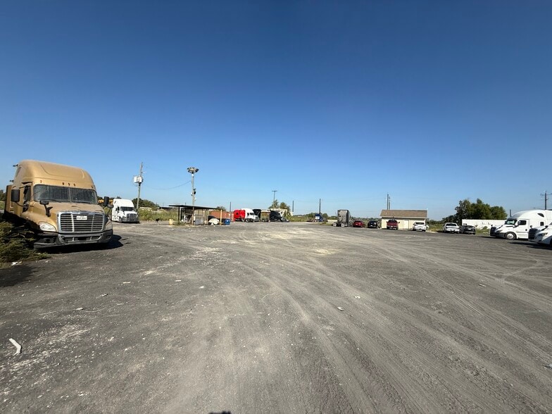 5210 Fuqua St, Houston, TX for lease - Building Photo - Image 3 of 22