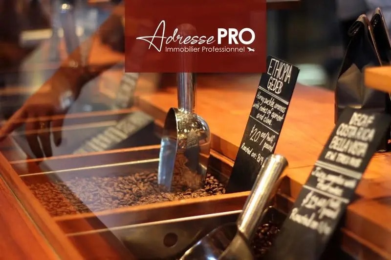 Retail in La Rochelle for lease - Interior Photo - Image 1 of 3