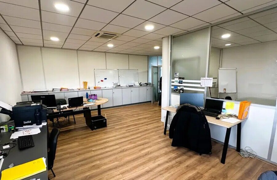 Office in La Fouillouse for lease - Building Photo - Image 1 of 8