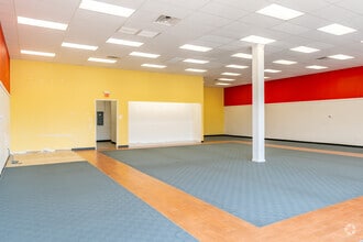 7101 US Highway 19 N, Pinellas Park, FL for lease Interior Photo- Image 2 of 4
