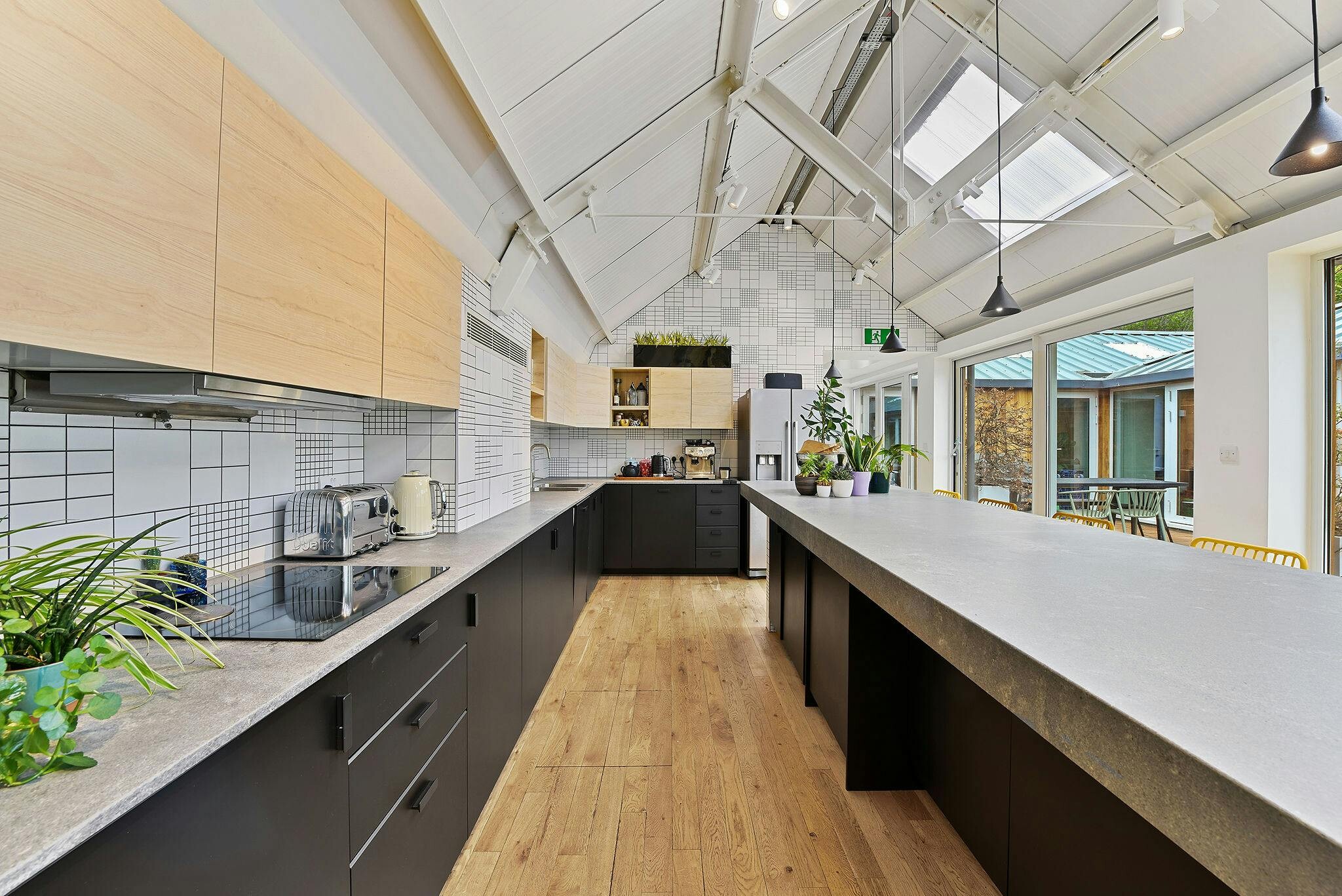 Arnold Cir, London for lease Interior Photo- Image 1 of 9