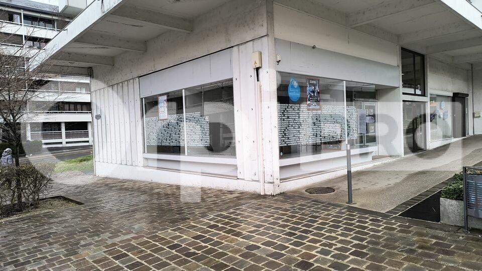 Retail in Reims for sale Building Photo- Image 1 of 6