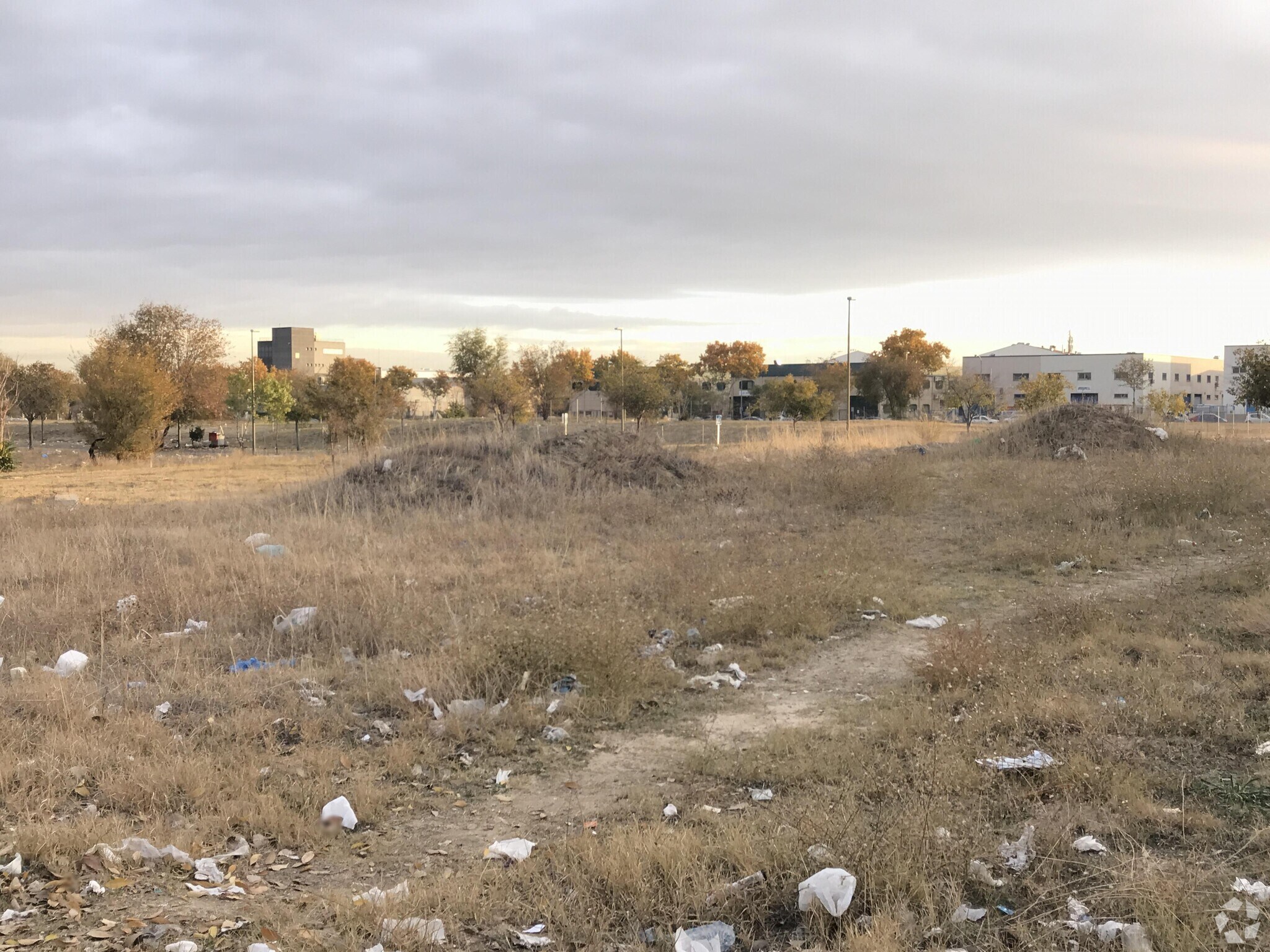 Calle de Piñuécar, 33, Madrid, Madrid for sale Primary Photo- Image 1 of 4